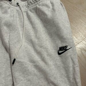 white/gray nike women’s sweatpants!